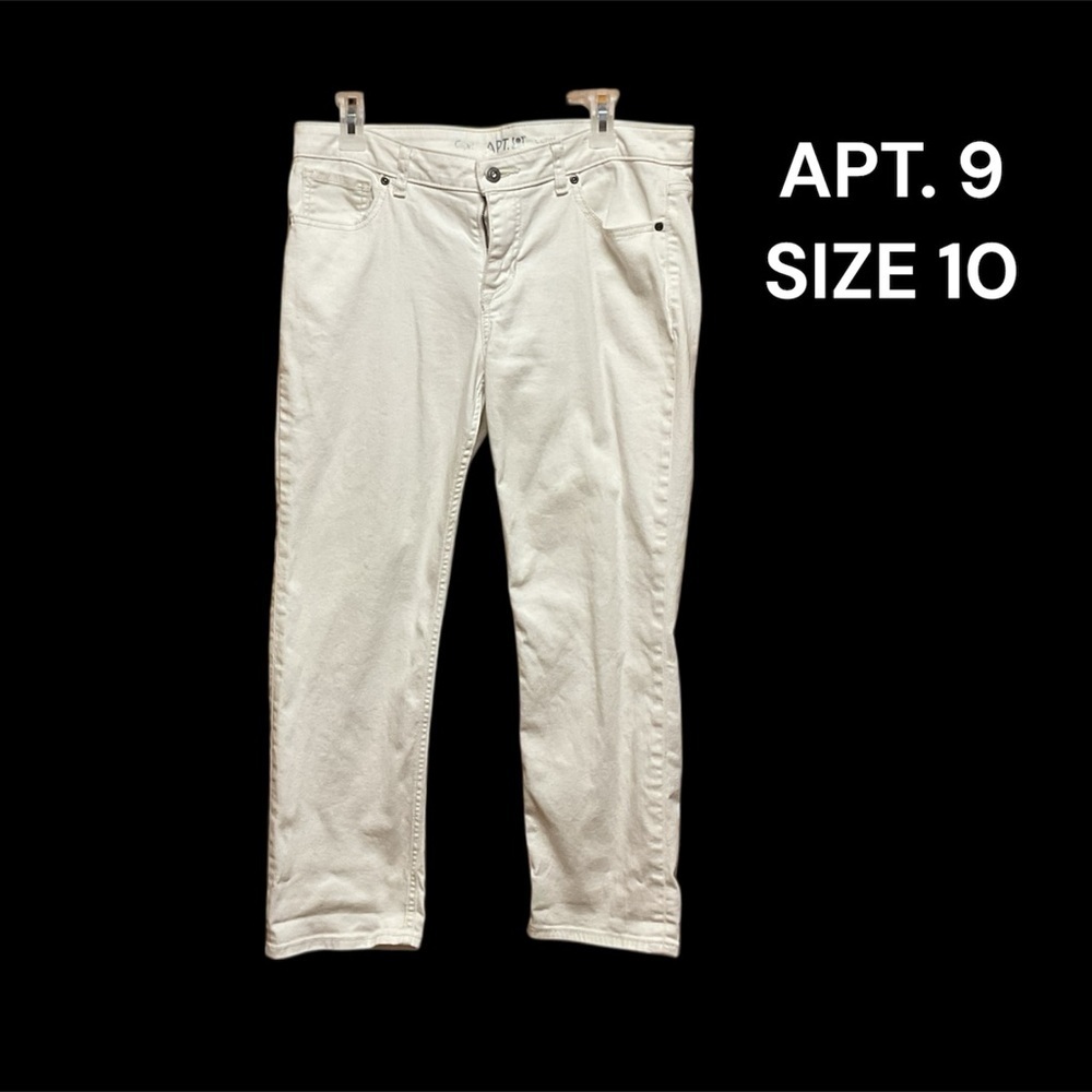 APT. 9 WHITE CAPRI JEANS IN SIZE 10 GENTLY WORN